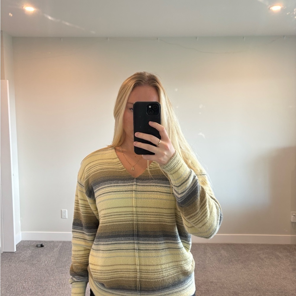 Wilfred Hush Knit V-neck Sweater
